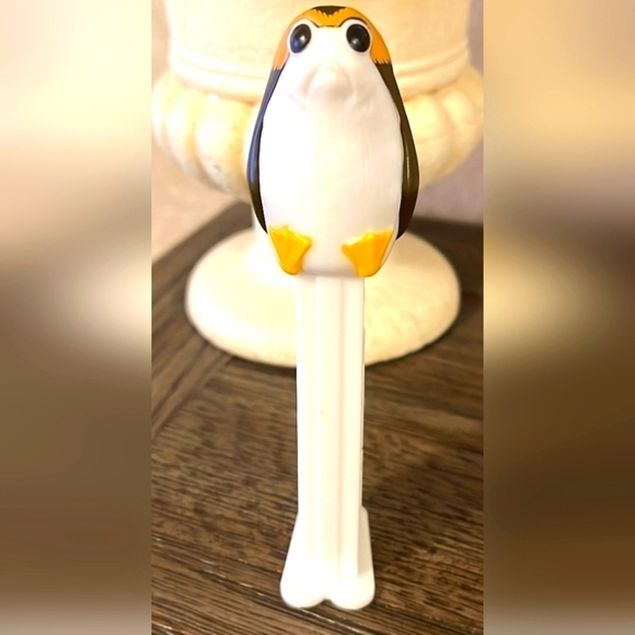 Star Wars - The Last Jedi - Porg - Pez Candy Dispenser - Picture 1 of 2